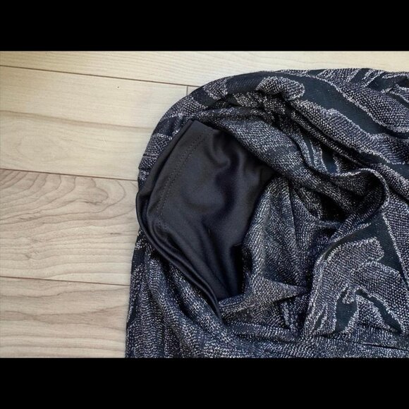 Statement maxi skirt from Urban Renewal, crafted in the USA - Picture 5 of 8